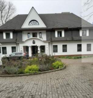 Piękny dworek w stylu klasycystycznym