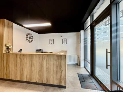 Lokal na parterze z witryną 76 m , ul. Jurowiecka