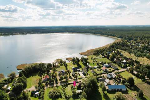 Działka z domkiem blisko jeziora Dręstwo