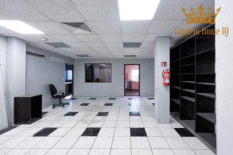Hala magazynowa 698m2 nieogrzewana i 159m2 biura- Targówek Fabryczny