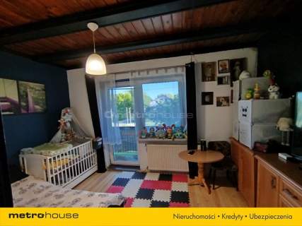 Dom 3 piętrowy 360m2 w Kobylnicy, podwórko, garaż