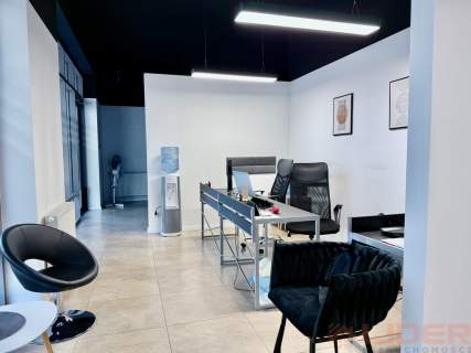 Lokal na parterze z witryną 76 m , ul. Jurowiecka