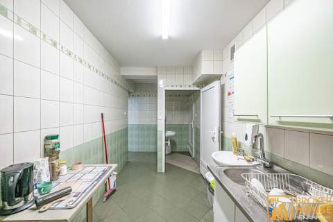Obiekt halowo magazynowy 800m2 plac 3000m2