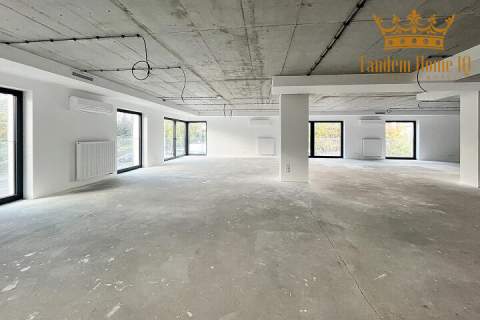 Do wynajęcia budynek usługowo-biurowy 1514m2 - Ursus, parking