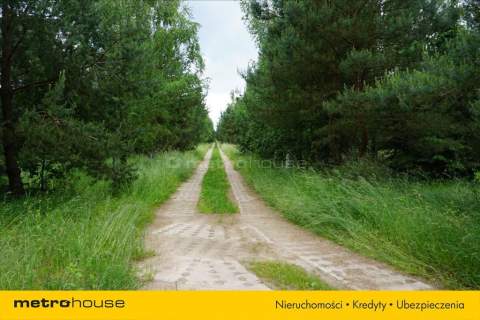 Działka budowlana w pięknej okolicy nad jeziorem