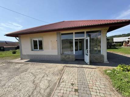 Budynek o charakterze handlowo-usługowym w Godowej