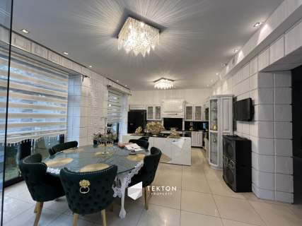 Luksusowy dom Glamour przy Szachtach 