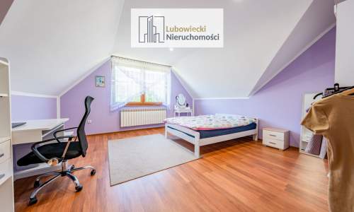 Dom jednorodzinny w spokojnej okolicy