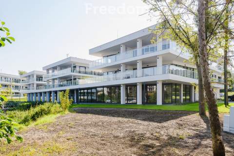 Nowoczesny apartament nad jeziorem