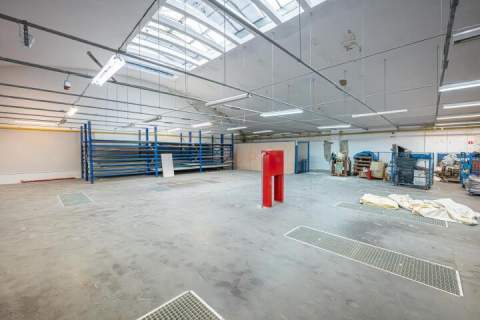 Ogrzewany magazyn 900m2 Stara Garbarnia Parking 