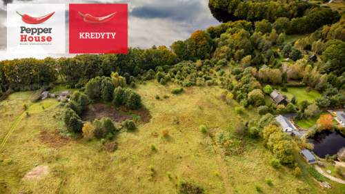 Budowlana 4573 m z linią brzegową jeziora Salino