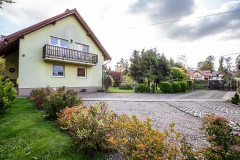 Zadbany dom na dużej działce. Brzeźnica