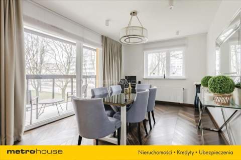Luksusowy apartament z loggią blisko Metra