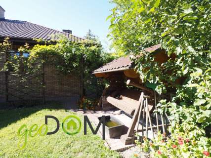 Solidny dom parterowy z ogrodem