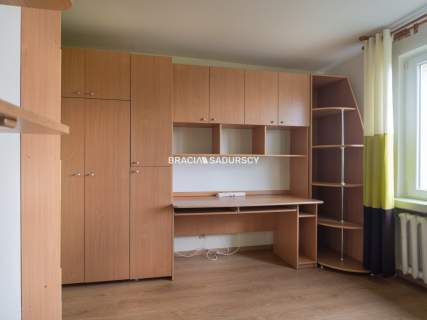 2 SYPIALNIE NOWA HUTA WANDA 44 M2 OSOBNA KUCHNIA