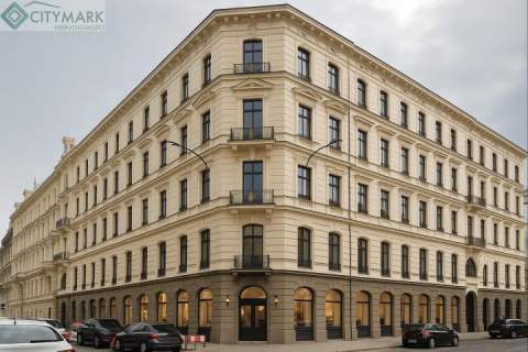 Monumentalna kamienica w centrum Łodzi TOP