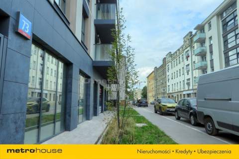 Przestronny lokal w centrum, z witrynami 60 m 