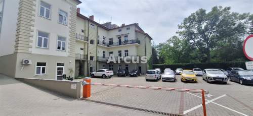 lokal z balkonem i parkingiem