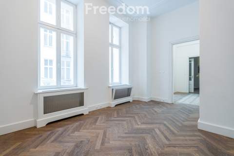 Przy Hali Koszyki - 11 pomieszczeń, 209 m2