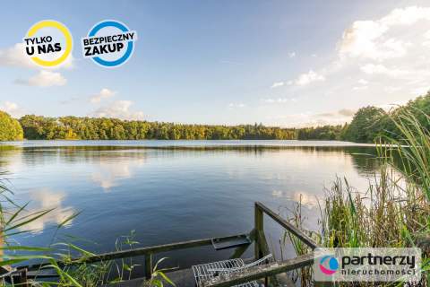 Działka w pierwszej linii od jeziora.Piękny widok.