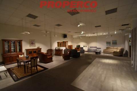 Lokal/hala 650 m2 Piaski