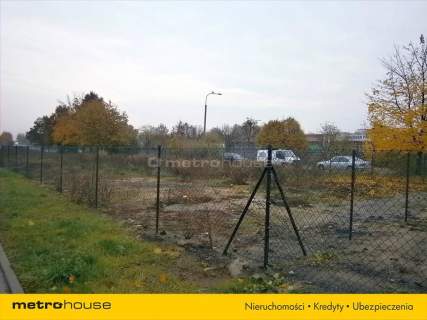 DZIAŁKA POD PARKING- WOLA