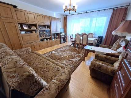 Przestronny dom na pięknej działce, Białogon