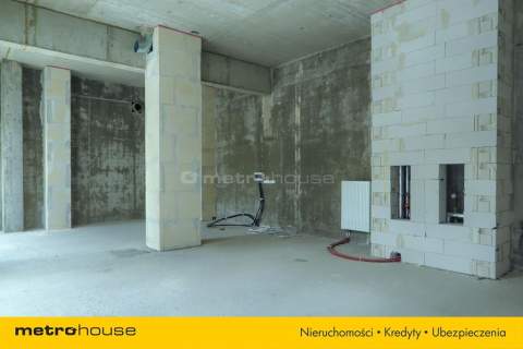 Przestronny lokal w centrum, z witrynami 60 m 