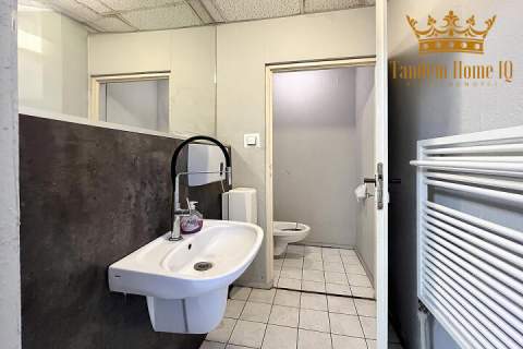 Hala magazynowa 698m2 nieogrzewana i 159m2 biura- Targówek Fabryczny