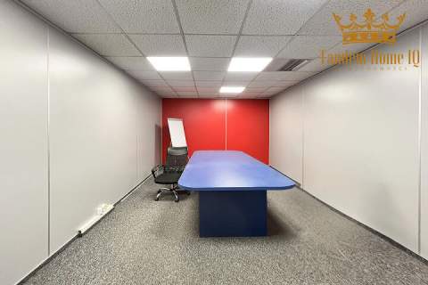 Hala magazynowa 698m2 nieogrzewana i 159m2 biura- Targówek Fabryczny