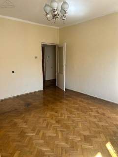 Na sprzedaż - 2 pokojowe mieszkanie w bloku w centrum.