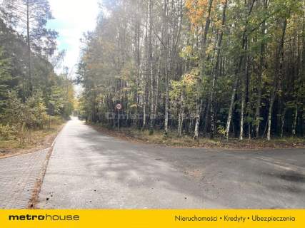 POWAŁKI działka budowlana na skraju lasu.