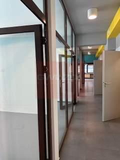 Nieruchomość komercyjna do wynajęcia, 210 m2, Warszawa