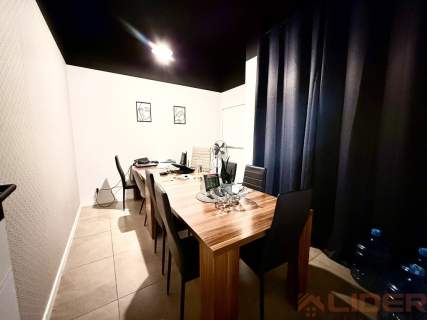 Lokal na parterze z witryną 76 m , ul. Jurowiecka