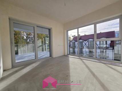 Trzypokojowy apartament z jacuzzi 120 m od plaży
