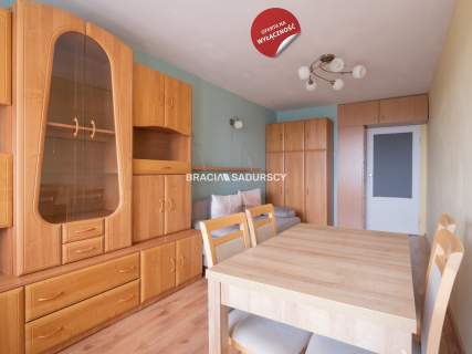 2 SYPIALNIE NOWA HUTA WANDA 44 M2 OSOBNA KUCHNIA