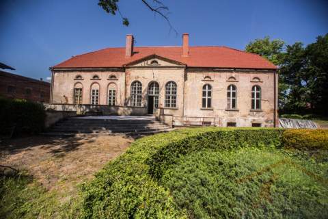 Manor with land in Przybyslaw, West Pomerania