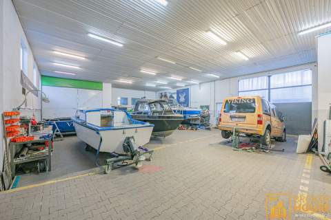 Kompleks hal z zapleczem biurowym