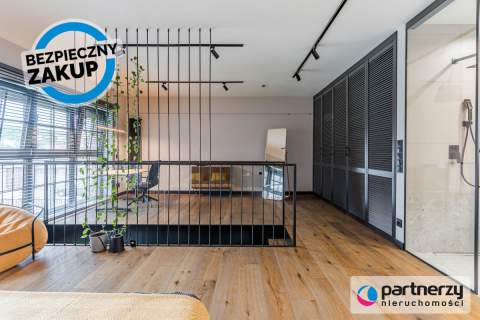Dwupoziomowy apartament z ogrodem