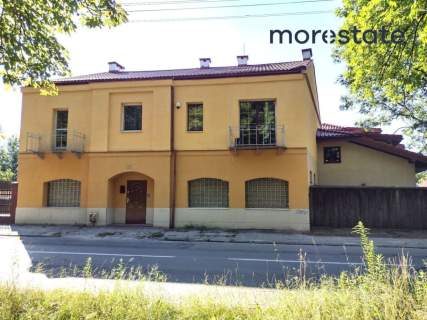 Kamienica dostosowana na hostel.
