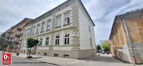 lokal z balkonem i parkingiem