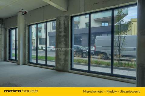 Przestronny lokal w centrum, z witrynami 60 m 