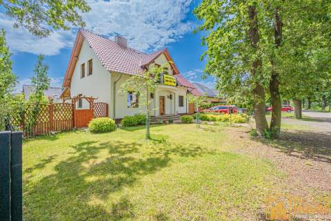 KLIMATYCZNY RODZINNY DOM - CHMIELOWICE