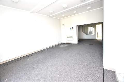 Lokal handlowo usługowy 63m2 30m2 podpiwniczenia