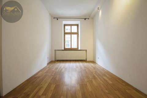 98M2/ 3 POKOJE/ I PIĘTRO/ CENTRUM