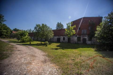 Manor with land in Przybyslaw, West Pomerania