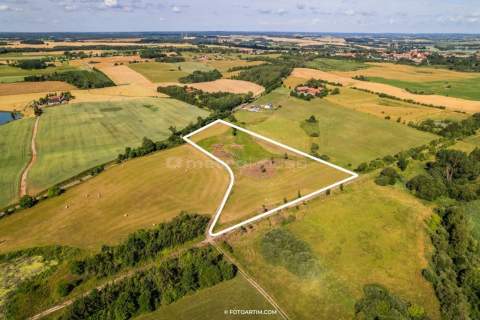 Działka siedliskowa nad jeziorem