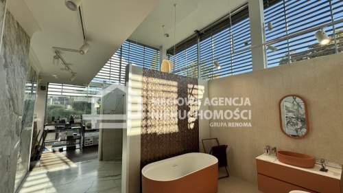 Lokal z witryną przy al Niepodległości w Sopocie
