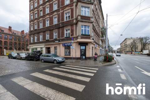 Lokal usługowy z witryną przy drodze głównej