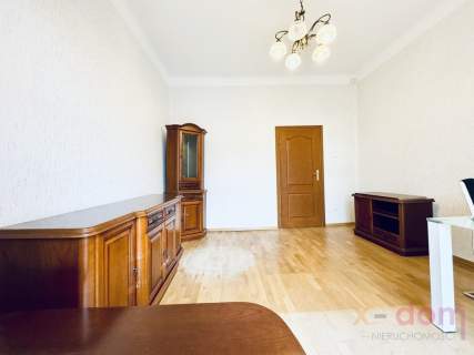 Lokal biurowy/mieszkanie z garażem - Sienkiewicza